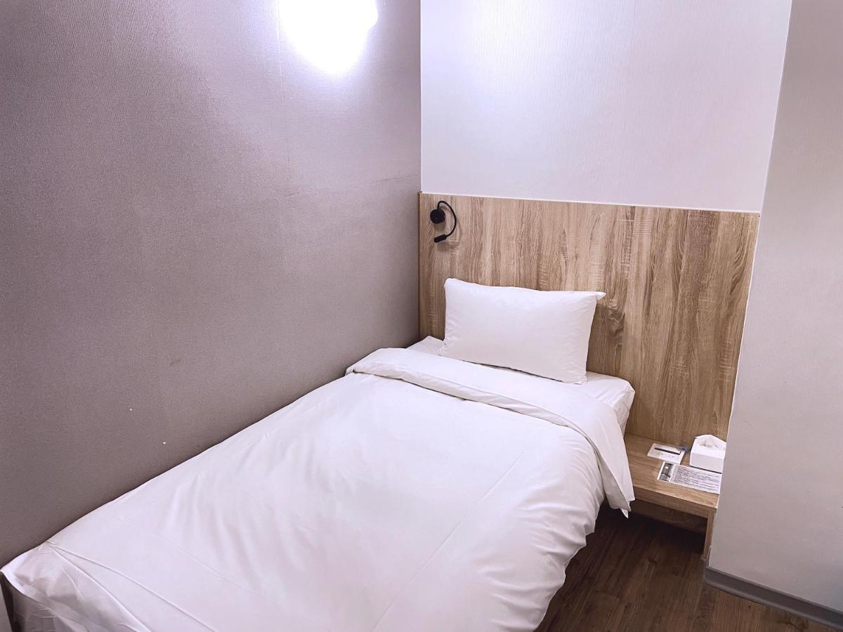 Single Inn-Kaohsiung Station Ngoại thất bức ảnh