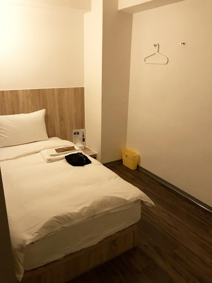 Single Inn-Kaohsiung Station Ngoại thất bức ảnh