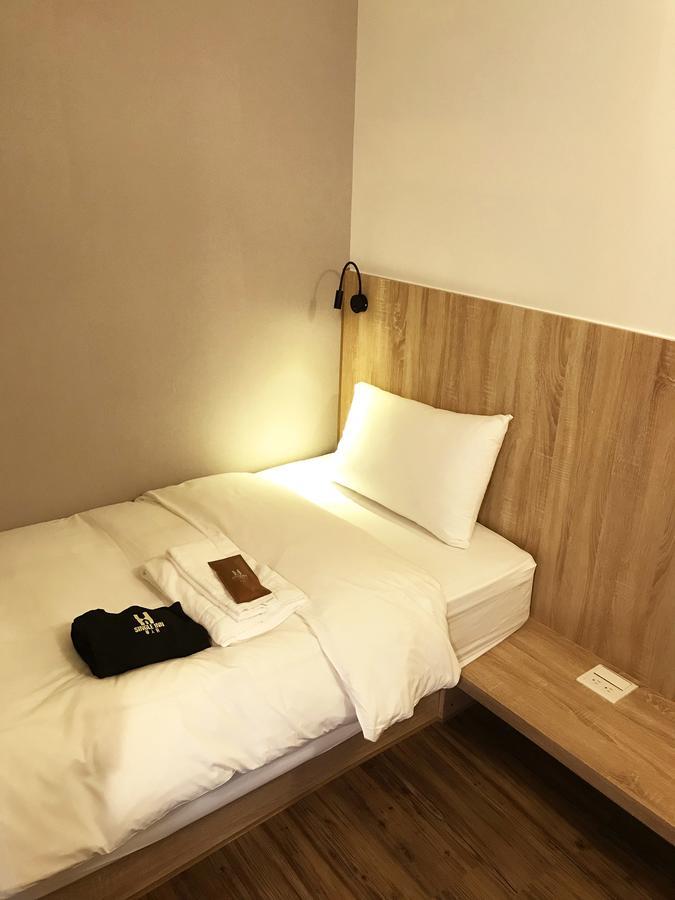 Single Inn-Kaohsiung Station Ngoại thất bức ảnh